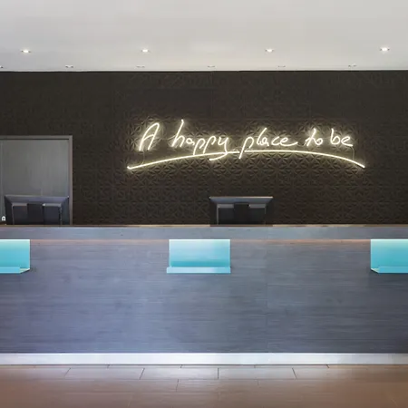 파크 인 바이 라디슨 에어포트 호텔